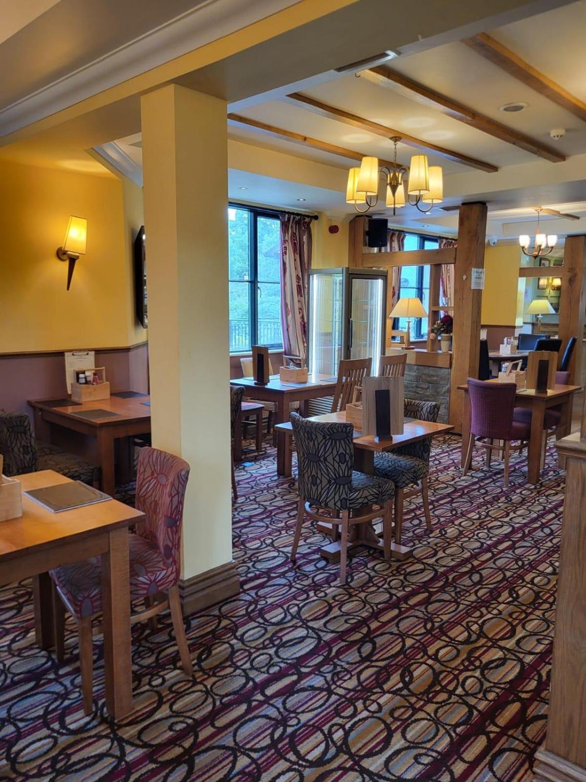 The Lamb & Flag Hotel Glyn Neath Exterior photo
