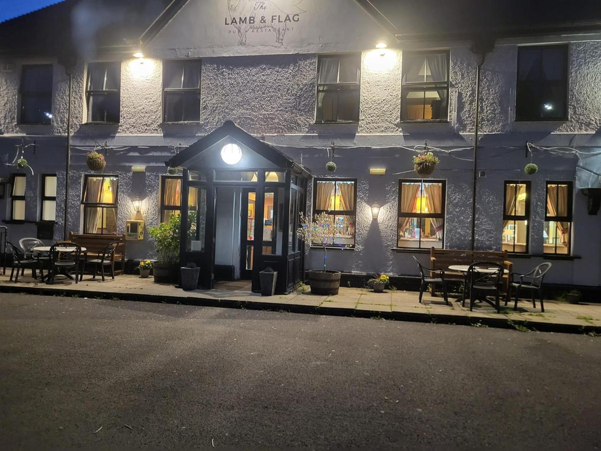 The Lamb & Flag Hotel Glyn Neath Exterior photo