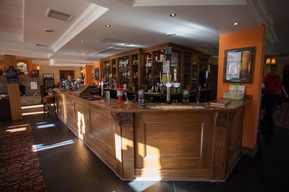 The Lamb & Flag Hotel Glyn Neath Exterior photo