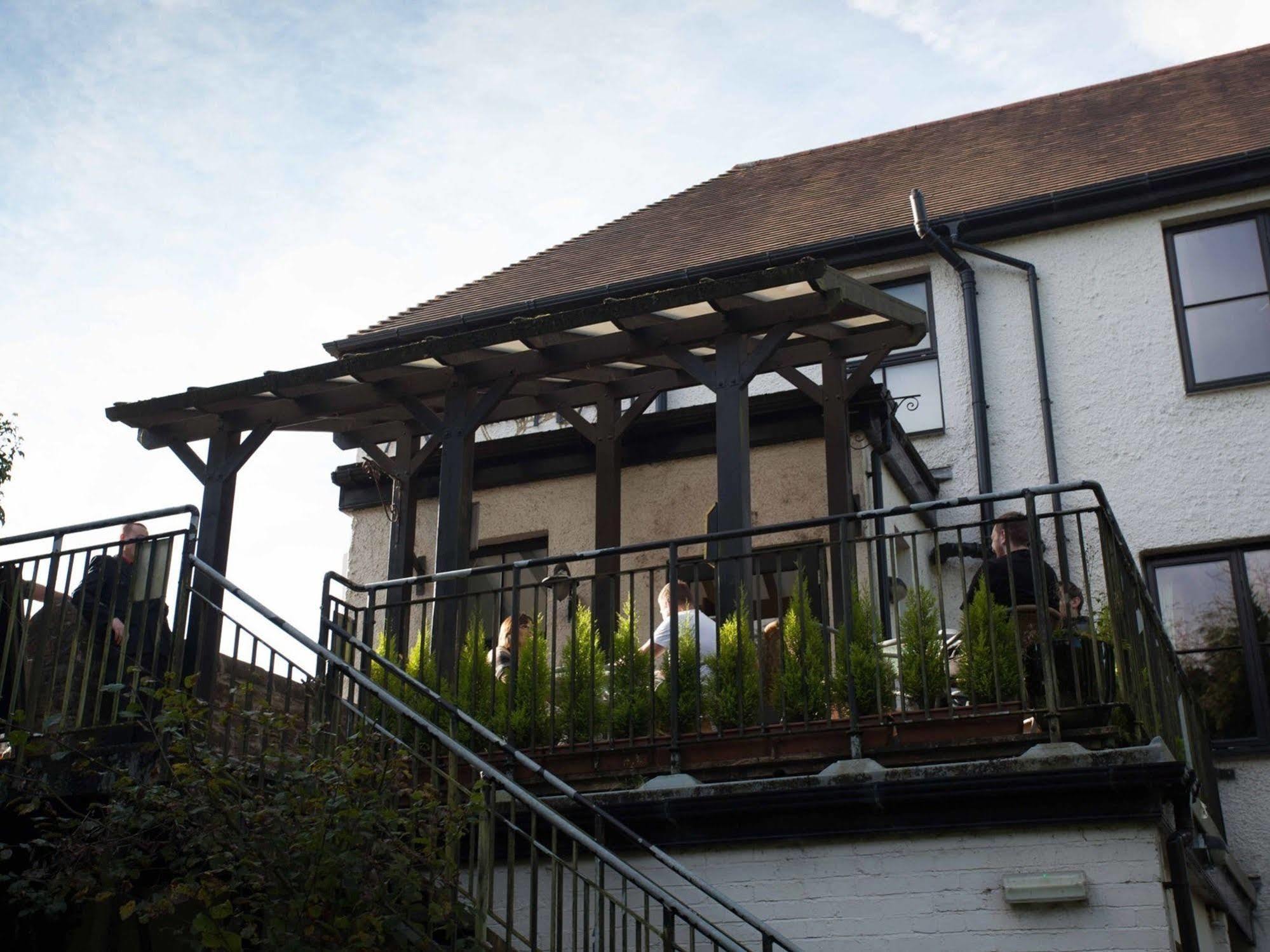The Lamb & Flag Hotel Glyn Neath Exterior photo