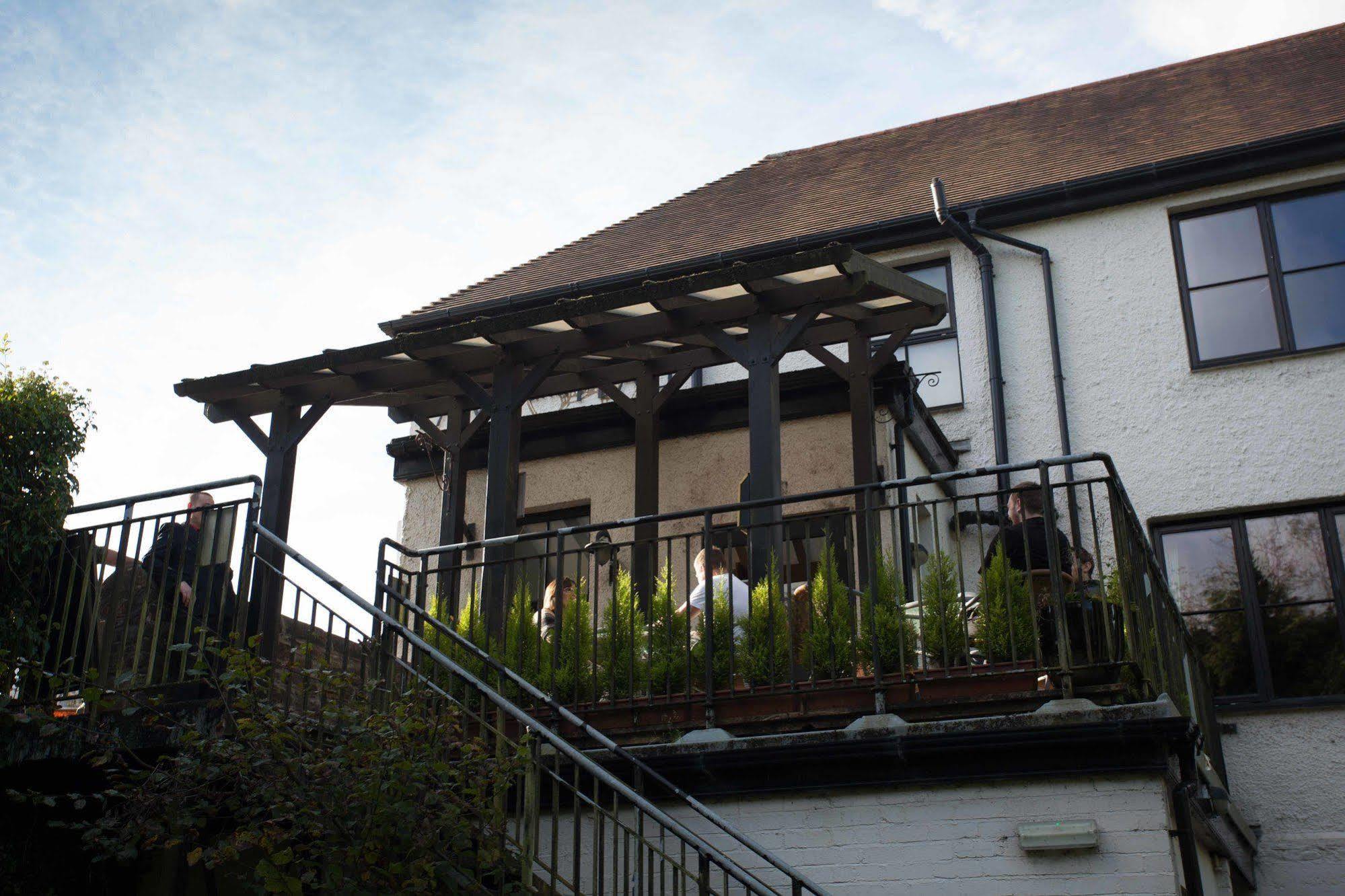 The Lamb & Flag Hotel Glyn Neath Exterior photo