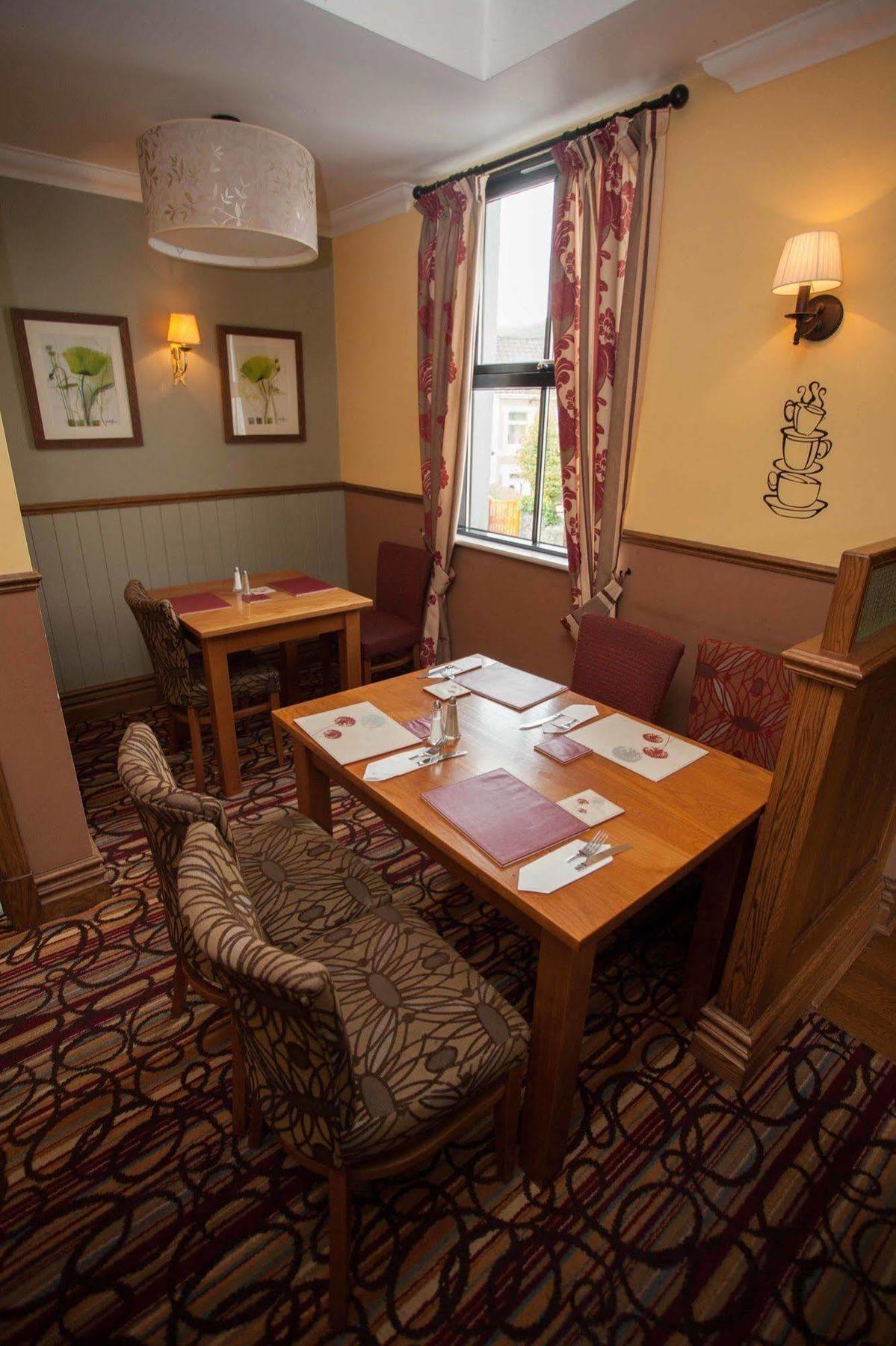 The Lamb & Flag Hotel Glyn Neath Exterior photo