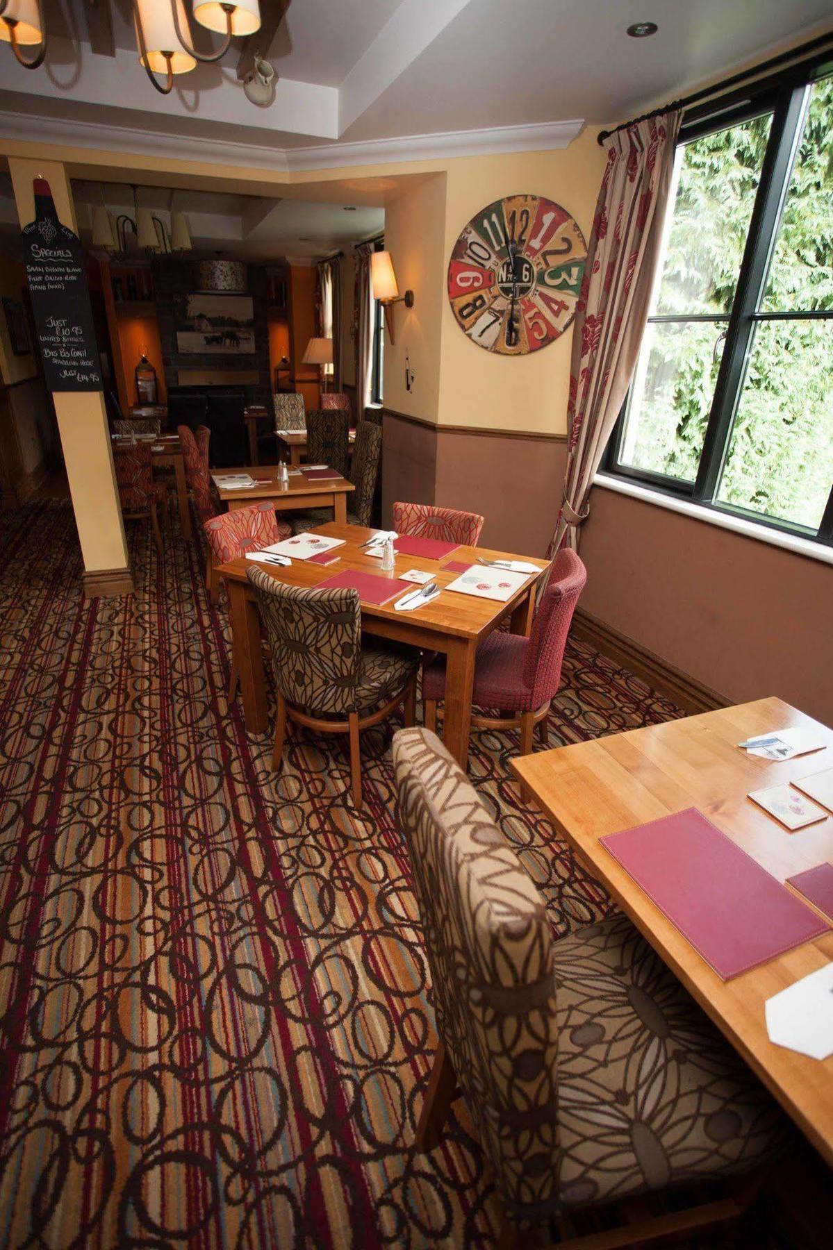 The Lamb & Flag Hotel Glyn Neath Exterior photo